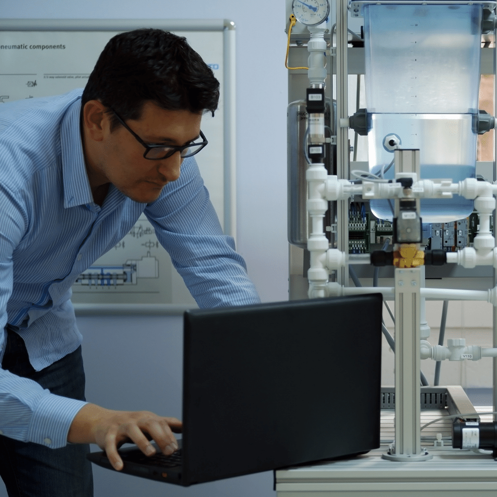 Web and Mobile Applications